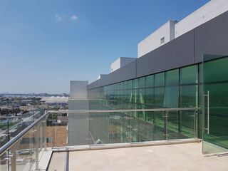 Foto 10 de Vendo Oficina Sky Building 96m² con Terraza Adicional de 20m² y 2 Parqueos