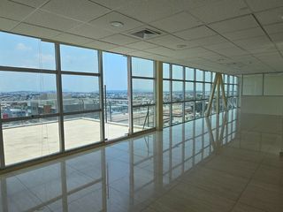 Foto 11 de Vendo Oficina Sky Building 96m² con Terraza Adicional de 20m² y 2 Parqueos