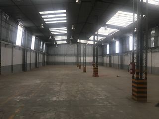 Local industrial cerca al aeropuerto