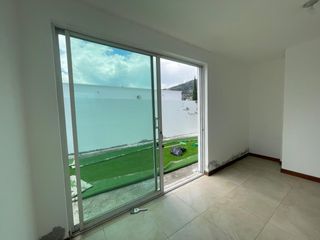 Foto 4 de Rento  casa de 205 m2 en Tumbaco