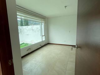 Foto 7 de Rento  casa de 205 m2 en Tumbaco