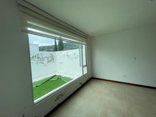 Foto 10 de Rento  casa de 205 m2 en Tumbaco