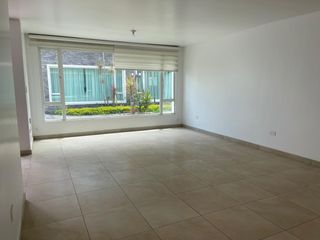 Foto 21 de Rento  casa de 205 m2 en Tumbaco