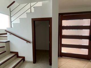 Foto 27 de Rento  casa de 205 m2 en Tumbaco