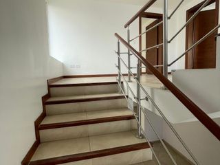 Foto 28 de Rento  casa de 205 m2 en Tumbaco