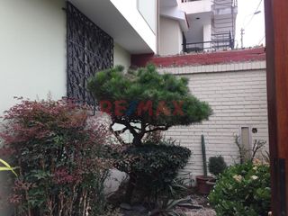 Foto 4 de Vendo Casa A 2 Cuadras De Las Avs. Canadá Y Santa Catalina