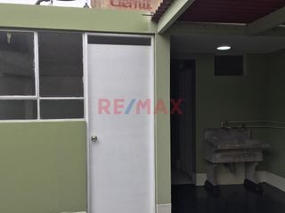 Foto 16 de Vendo Casa A 2 Cuadras De Las Avs. Canadá Y Santa Catalina