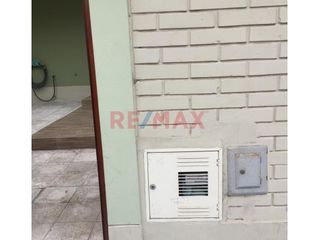 Foto 17 de Vendo Casa A 2 Cuadras De Las Avs. Canadá Y Santa Catalina
