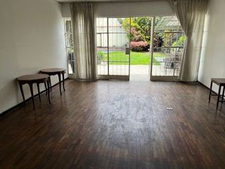 Foto 1 de VENDO CASA/ TERRENO ZONA HUACA PUCLLANA MIRAFLORES