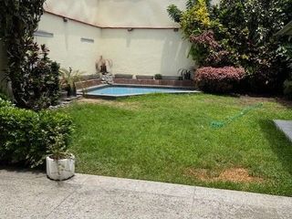 Foto 2 de VENDO CASA/ TERRENO ZONA HUACA PUCLLANA MIRAFLORES