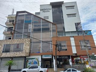 Foto 1 de SE ARRIENDA 2 CONSULTORIOS Y/O OFICINAS JUNTAS; DE 35 M2. (APROX.) C/U. EN METROPOLI PLAZA, SANTO DOMINGO DE LOS COLORADOS - ECUADOR