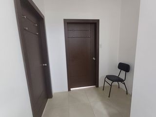 Foto 4 de SE ARRIENDA 2 CONSULTORIOS Y/O OFICINAS JUNTAS; DE 35 M2. (APROX.) C/U. EN METROPOLI PLAZA, SANTO DOMINGO DE LOS COLORADOS - ECUADOR