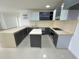 Foto 4 de amplio apartamento en el barrio caudal a la venta