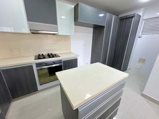 Foto 6 de amplio apartamento en el barrio caudal a la venta