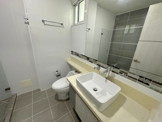 Foto 21 de amplio apartamento en el barrio caudal a la venta