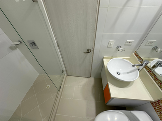 Foto 17 de amplio apartamento en el barrio caudal a la venta