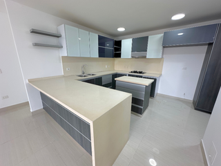 Foto 3 de amplio apartamento en el barrio caudal a la venta