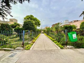 Foto 17 de Casa De 3 Pisos Cerca A Plaza Bandera Y Parque Enrejado