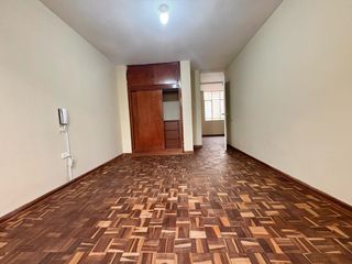 Foto 12 de Casa De 3 Pisos Cerca A Plaza Bandera Y Parque Enrejado