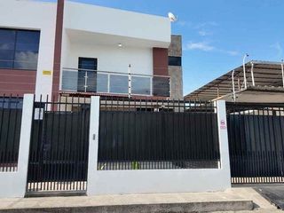 Foto 1 de casa amoblada de alquiler manta zona manta 2000 L/F