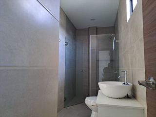 Foto 10 de departamento de alquiler en manta zona sur L/F