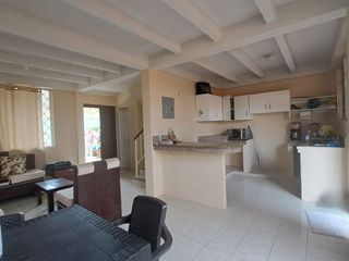 Foto 3 de casa de alquiler en manta urbanización sariland L/F