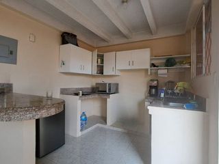 Foto 4 de casa de alquiler en manta urbanización sariland L/F