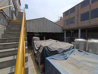 Foto 5 de VENTA LOCAL INDUSTRIAL EN ESQUINA ATE