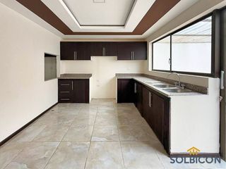 Foto 8 de Hermosa Casa de 4 habitaciones sector Molinopamba