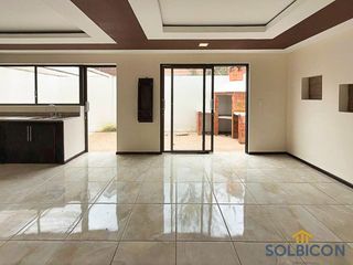Foto 7 de Hermosa Casa de 4 habitaciones sector Molinopamba