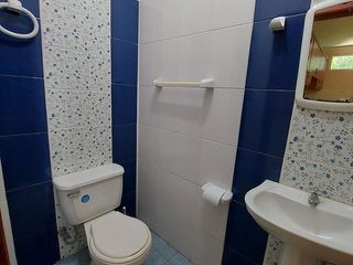 Foto 2 de Departamento en Alquiler de 3 Dormitorios en Primera Planta Alta cerca de la 25 de Junio/Farmacia Fybeca
