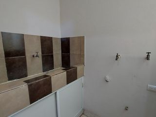 Foto 4 de Departamento en Alquiler de 3 Dormitorios en Primera Planta Alta cerca de la 25 de Junio/Farmacia Fybeca