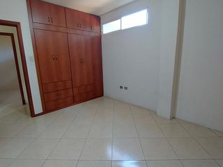 Foto 7 de Departamento en Alquiler de 3 Dormitorios en Primera Planta Alta cerca de la 25 de Junio/Farmacia Fybeca