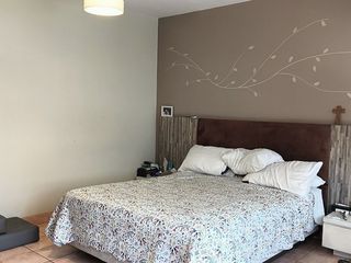 Foto 11 de Casa en venta frente a parque Ate Urb. Olimpo