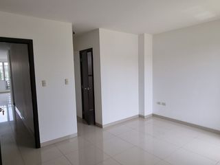 Foto 12 de Vendo Moderno Departamento de 93 m² La Romareda Norte de Guayaquil Estrene