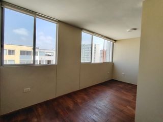 Foto 4 de Alquiler Departamento En Piso 16 Con Vista Interna En Condominio Laureles 3 - Comas