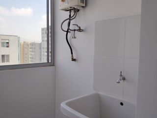 Foto 11 de Alquiler Departamento En Piso 16 Con Vista Interna En Condominio Laureles 3 - Comas