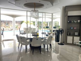 Foto 9 de CASA DE LUJO DE UNA PLANTA EN URB PRIVADA CUMBAYA (PROX RUTA VIVA)