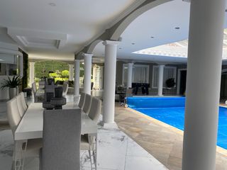 Foto 12 de CASA DE LUJO DE UNA PLANTA EN URB PRIVADA CUMBAYA (PROX RUTA VIVA)