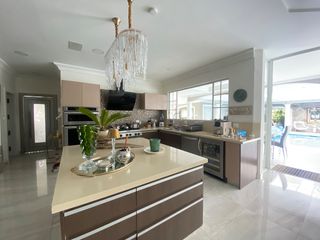 Foto 10 de CASA DE LUJO DE UNA PLANTA EN URB PRIVADA CUMBAYA (PROX RUTA VIVA)