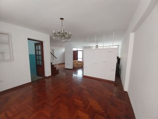 Foto 6 de VENDO CASA DE TRES PISOS REMODELADA CON MINI DEPARTAMENTO
