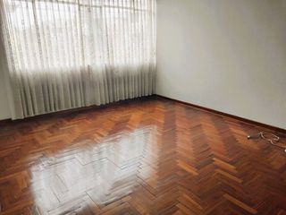 Foto 15 de VENDO CASA DE TRES PISOS REMODELADA CON MINI DEPARTAMENTO
