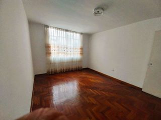 Foto 17 de VENDO CASA DE TRES PISOS REMODELADA CON MINI DEPARTAMENTO