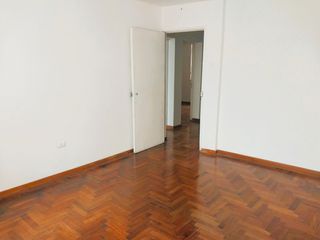 Foto 14 de VENDO CASA DE TRES PISOS REMODELADA CON MINI DEPARTAMENTO