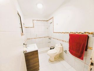 Foto 23 de VENDO CASA DE TRES PISOS REMODELADA CON MINI DEPARTAMENTO