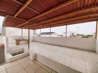 Foto 25 de VENDO CASA DE TRES PISOS REMODELADA CON MINI DEPARTAMENTO