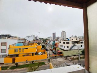 Foto 28 de VENDO CASA DE TRES PISOS REMODELADA CON MINI DEPARTAMENTO