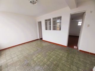 Foto 32 de VENDO CASA DE TRES PISOS REMODELADA CON MINI DEPARTAMENTO