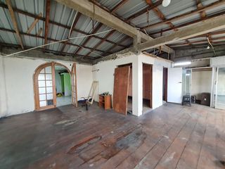 Foto 21 de Venta de Propiedad Esquinera de uso residencial y comercial, departamento de 2 pisos y 4 locales, Guasmo Central. Avenida Domingo Comin