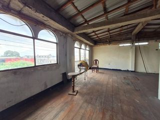 Foto 22 de Venta de Propiedad Esquinera de uso residencial y comercial, departamento de 2 pisos y 4 locales, Guasmo Central. Avenida Domingo Comin